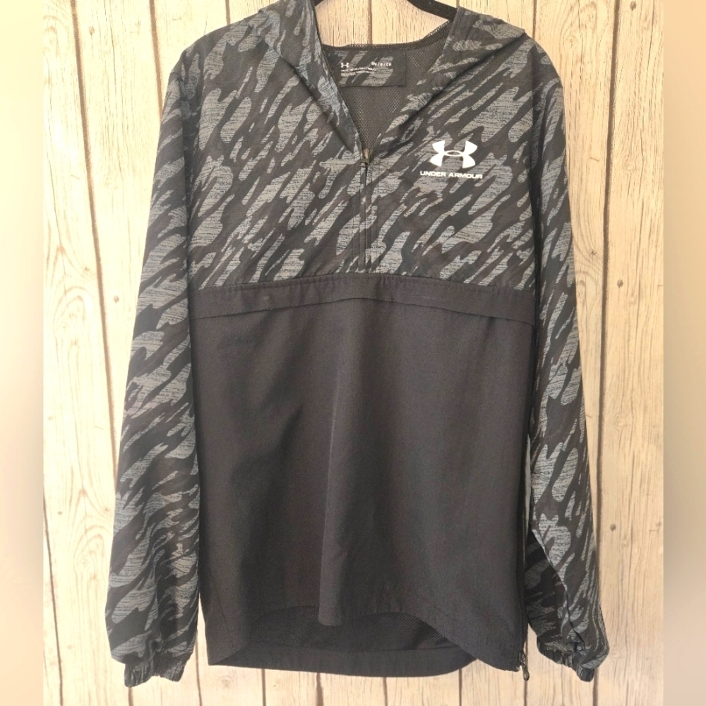 Under Armour Sportstyle Camo Windbreaker Jacket Mens SM Black Hooded Loose Light